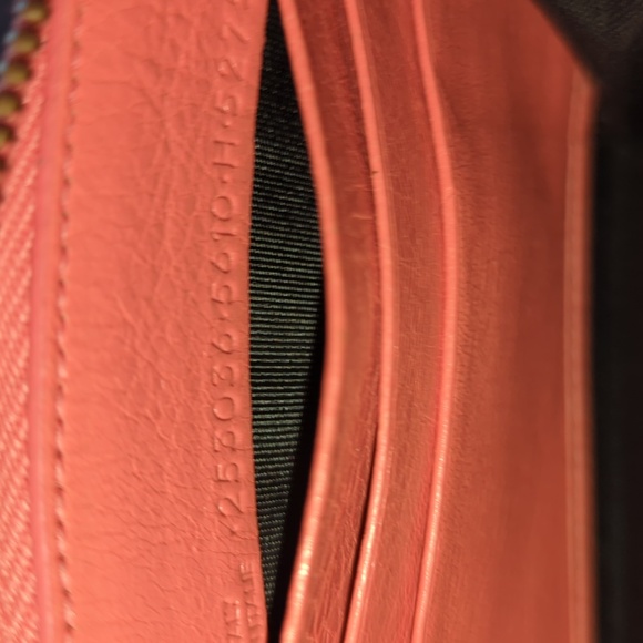HTF! Coral Wallet with classic hardware - Picture 9 of 9
